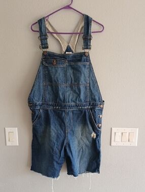 BDG Blue Denim Short Overalls Size 32